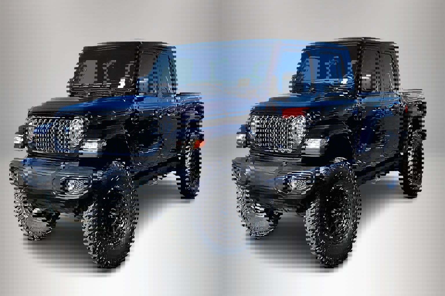 Used 2025 Jeep Gladiator Sport image 3