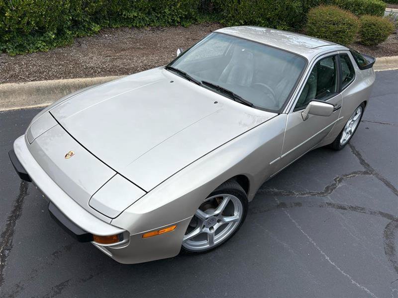 Used 1988 Porsche 944 Coupe RWD image 3