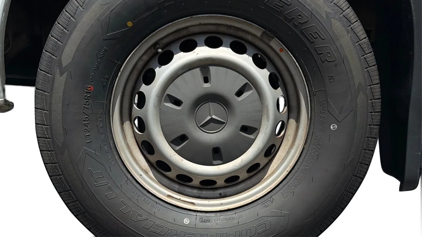 Used 2021 Mercedes-Benz Sprinter 2500 image 34