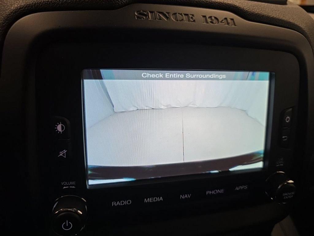 Used 2017 Jeep Renegade Trailhawk AWD/4WD image 21