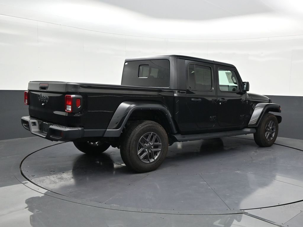 Used 2025 Jeep Gladiator Sport image 5