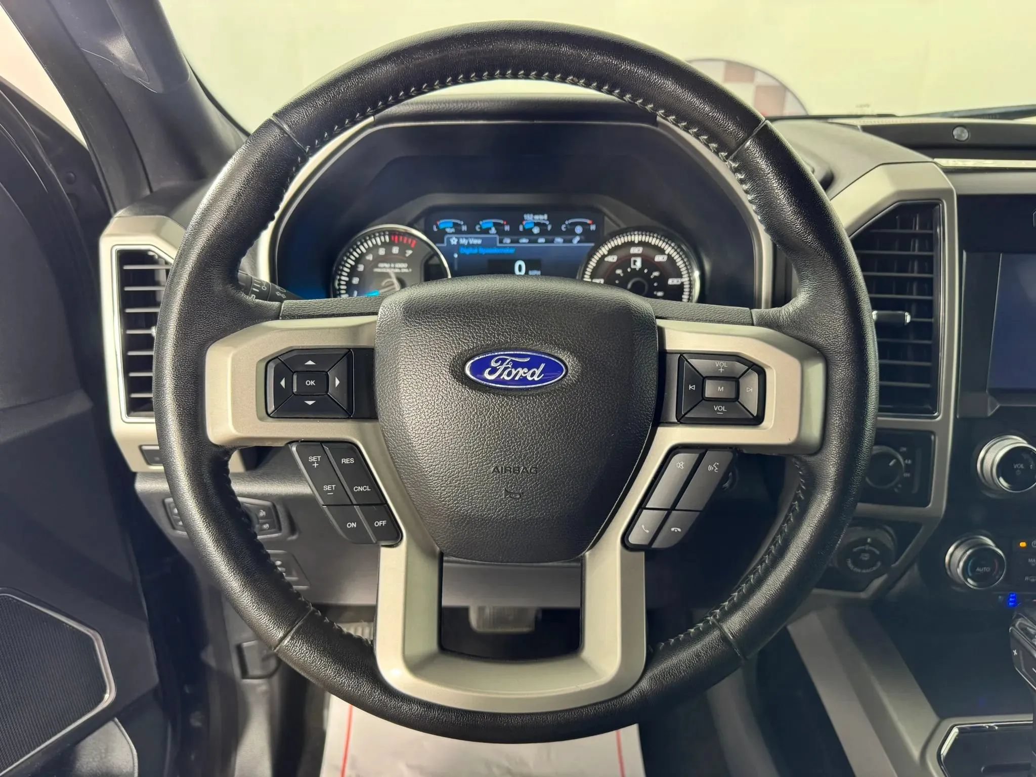 Used 2019 Ford F150 Lariat w/ Equipment Group 502A Luxury AWD/4WD image 13