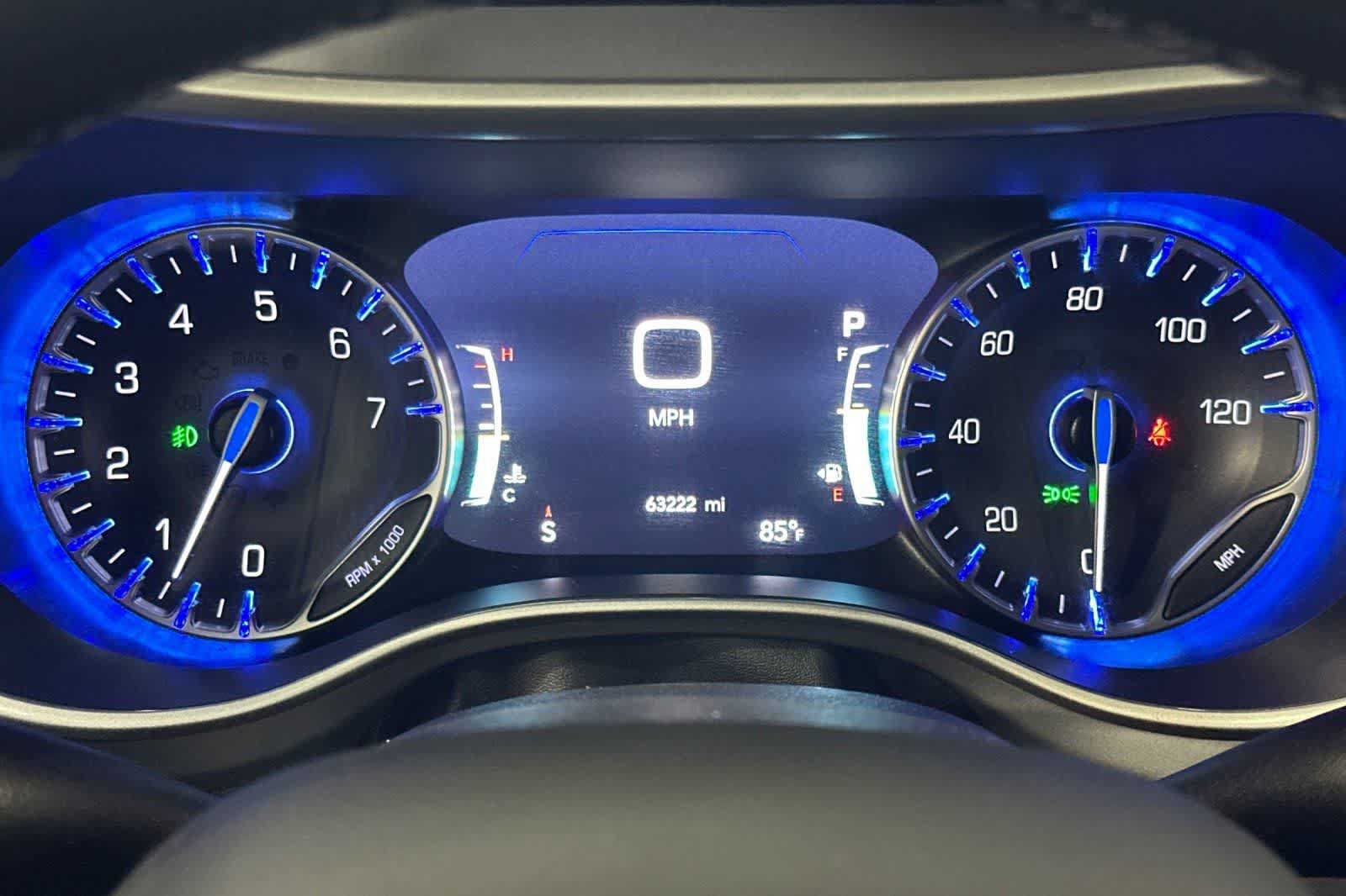 Used 2025 Chrysler Pacifica Select FWD image 27