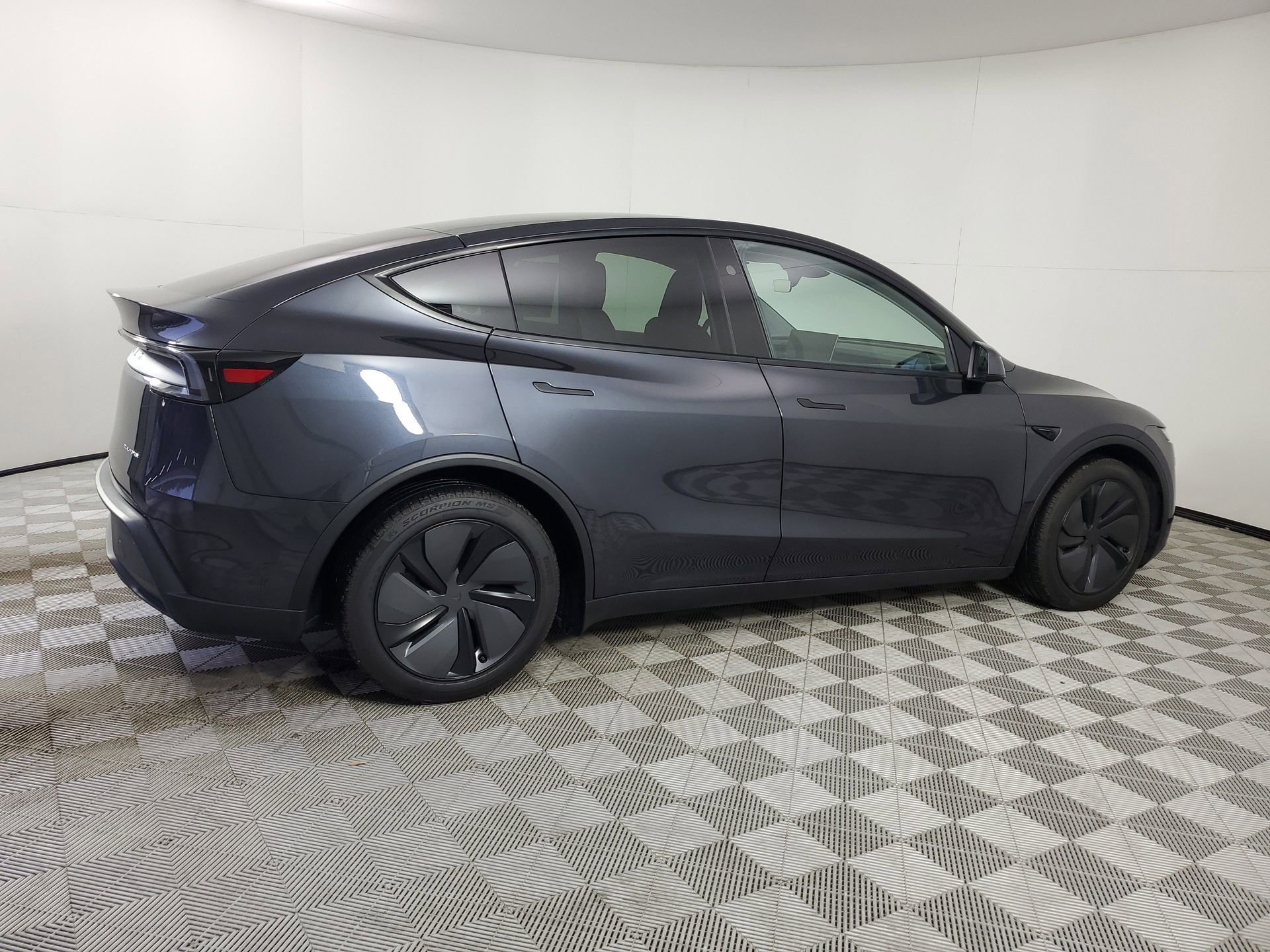 Used 2026 Tesla Model Y Long Range image 11