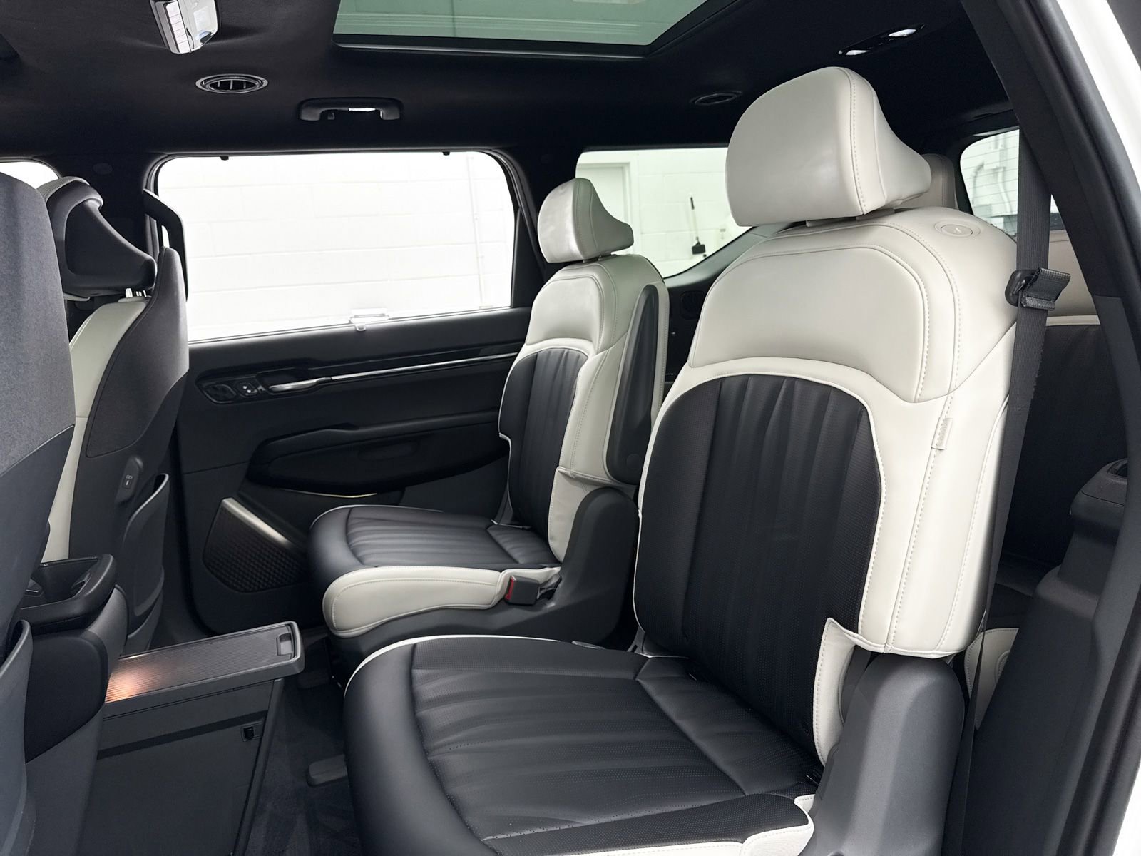 Used 2024 Kia EV9 GT-Line image 34