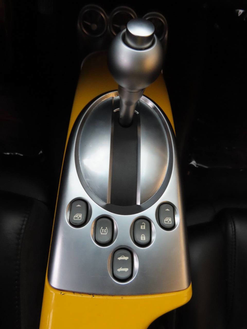 Used 2004 Chevrolet SSR w/ Preferred Equipment Group image 28