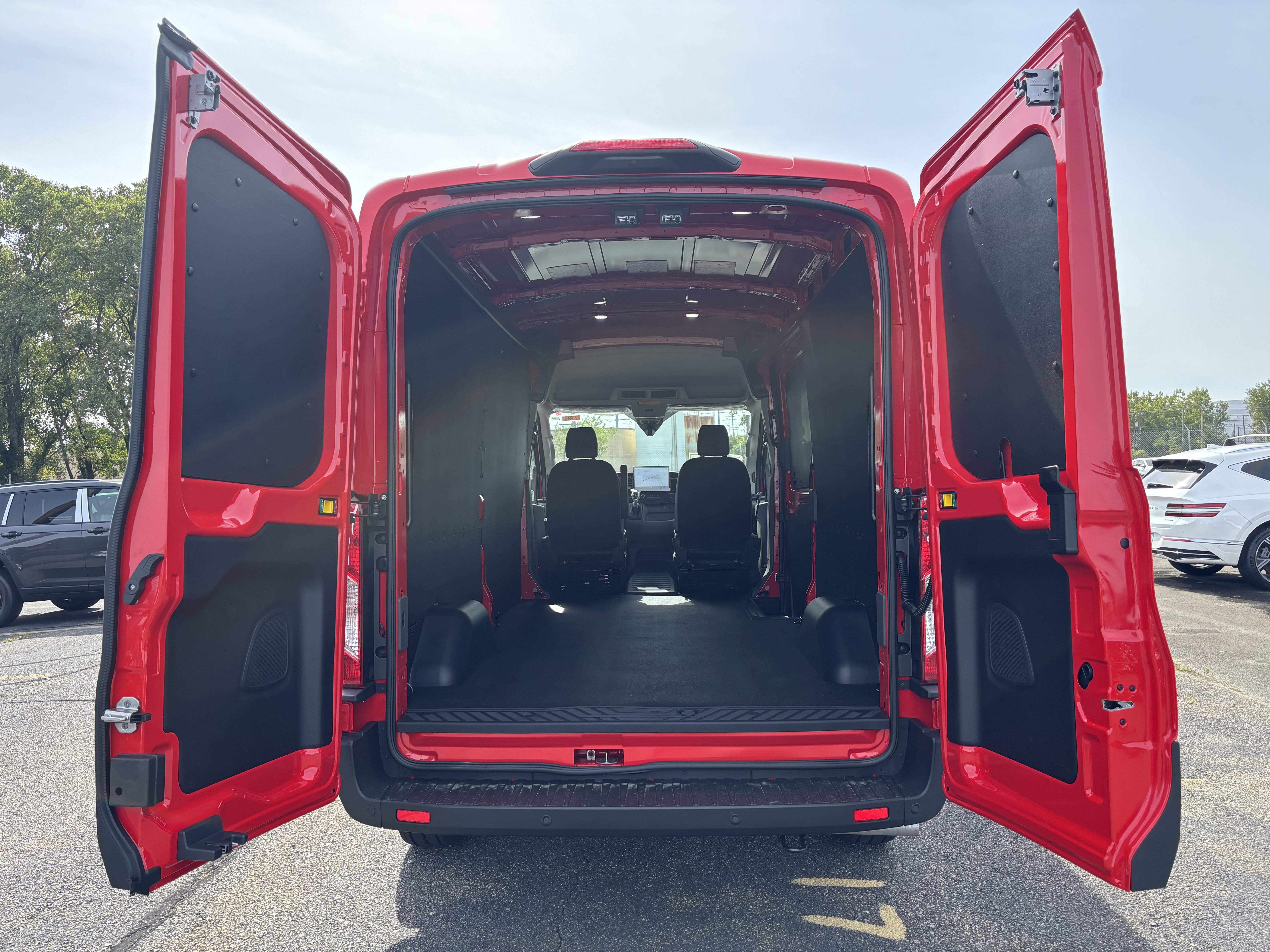 New 2025 Ford Transit 250 148 Medium Roof image 9