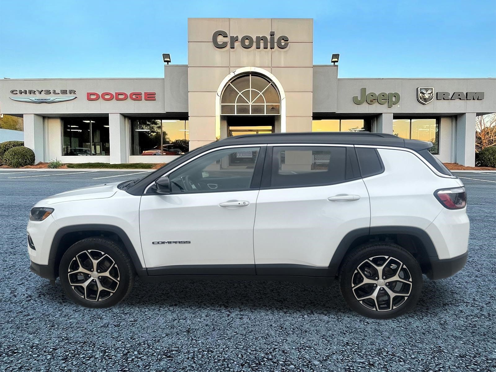 Used 2024 Jeep Compass Limited AWD/4WD image 6