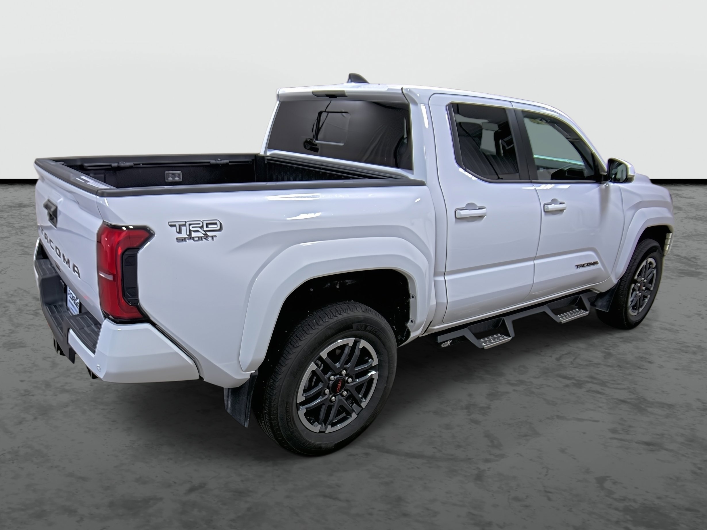 Used 2024 Toyota Tacoma TRD Sport w/ TRD Sport Upgrade Package image 4