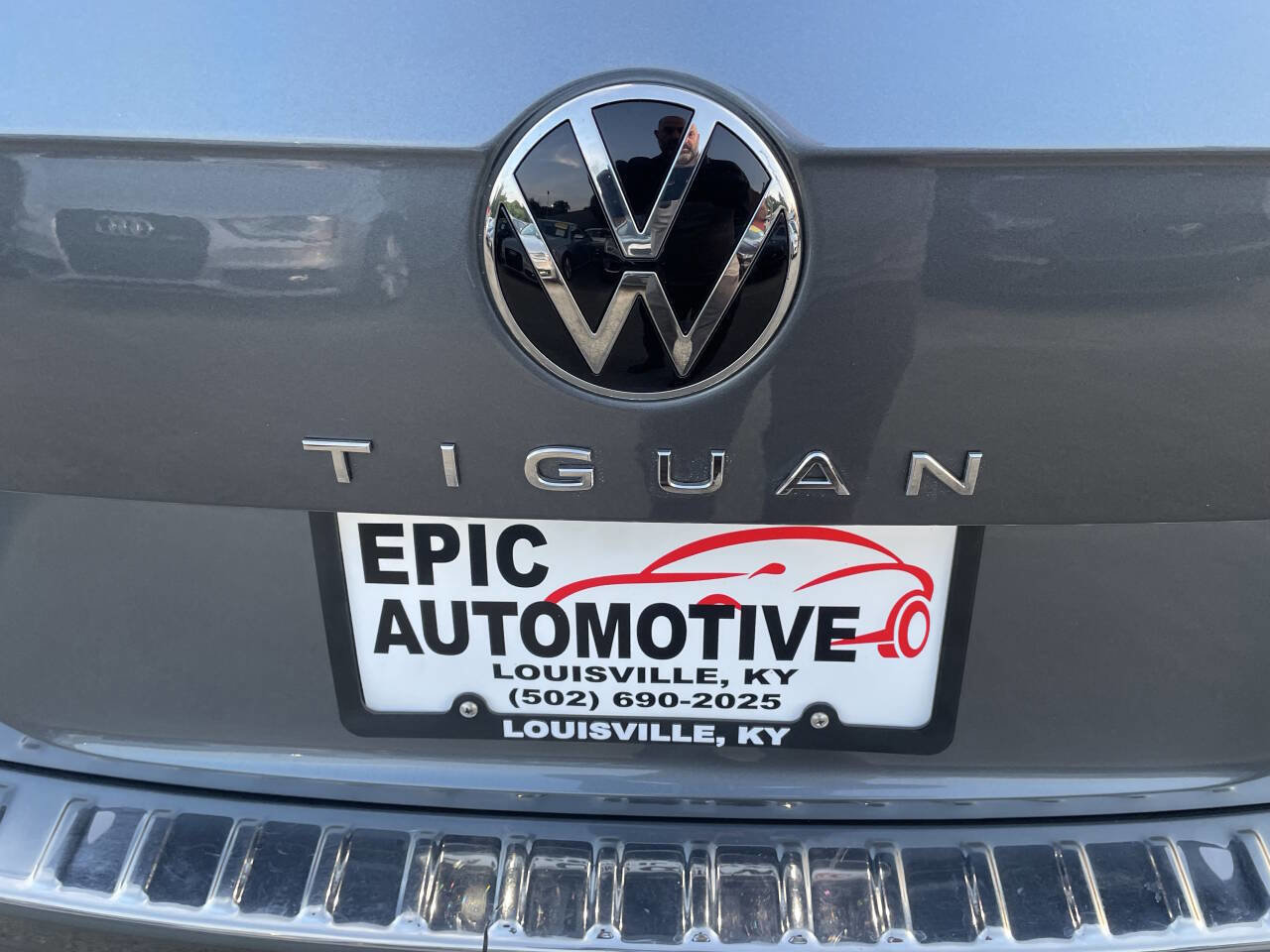 Used 2022 Volkswagen Tiguan SE AWD/4WD image 15