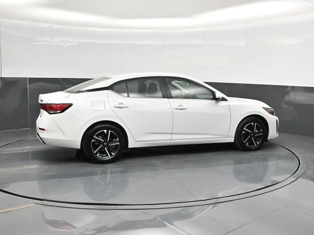 Used 2025 Nissan Sentra SV FWD image 4