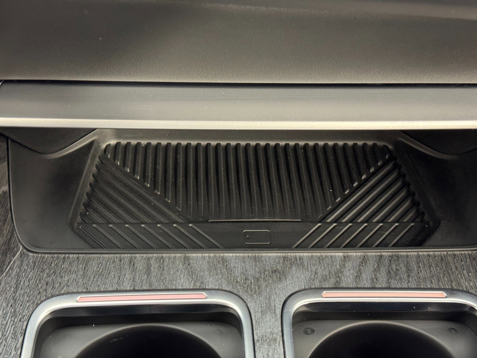 Used 2024 BMW i7 xDrive60 w/ Premium Package image 32