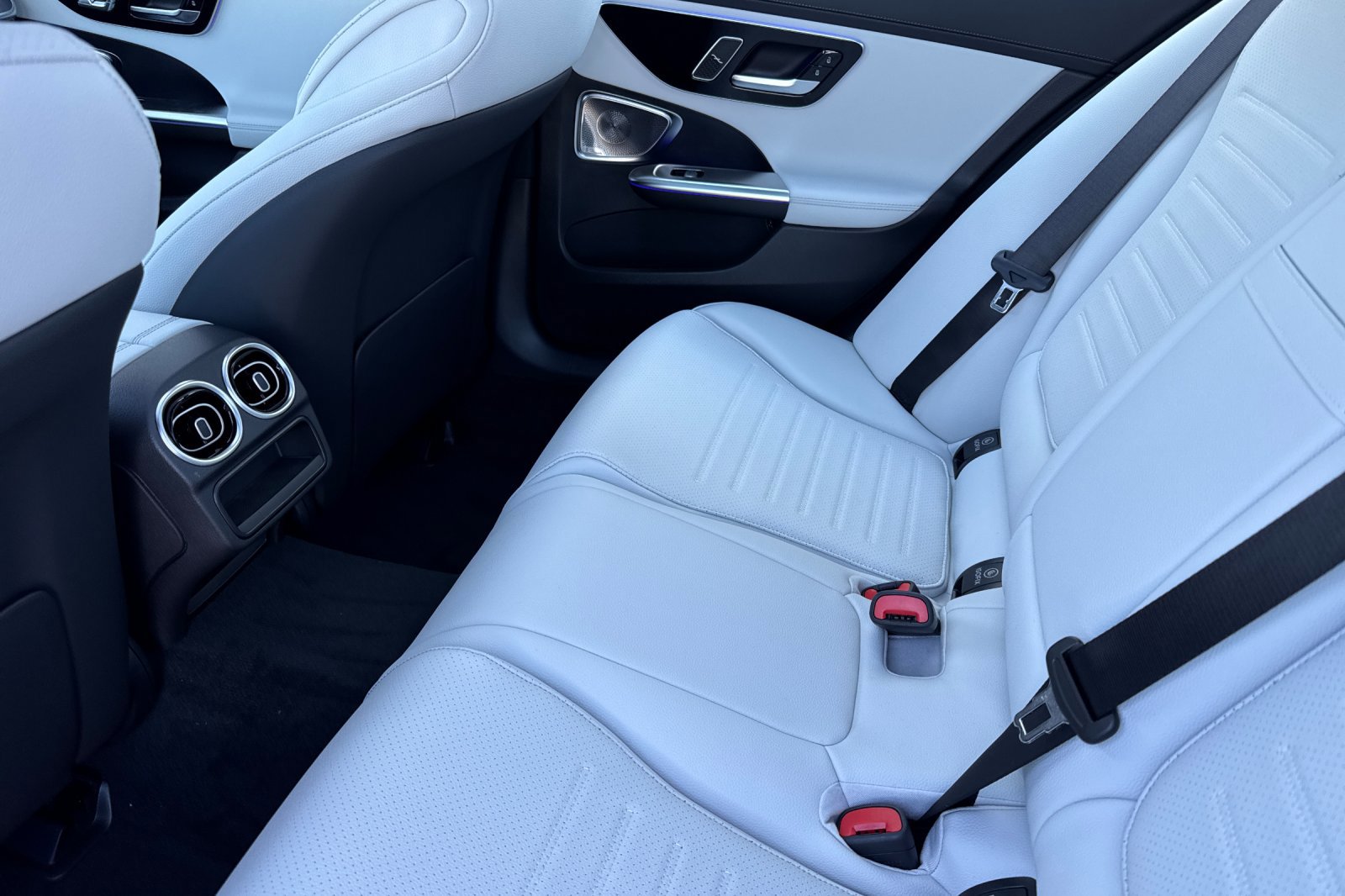 New 2026 Mercedes-Benz C 300 4MATIC Sedan image 12