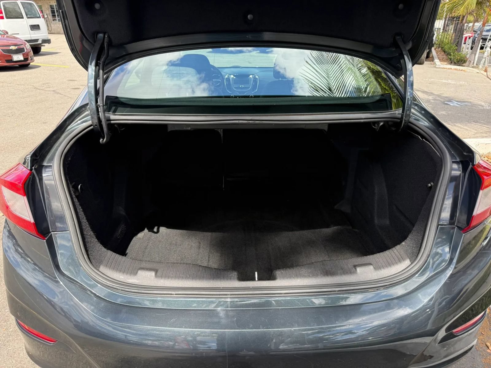 Used 2017 Chevrolet Cruze LT FWD image 10