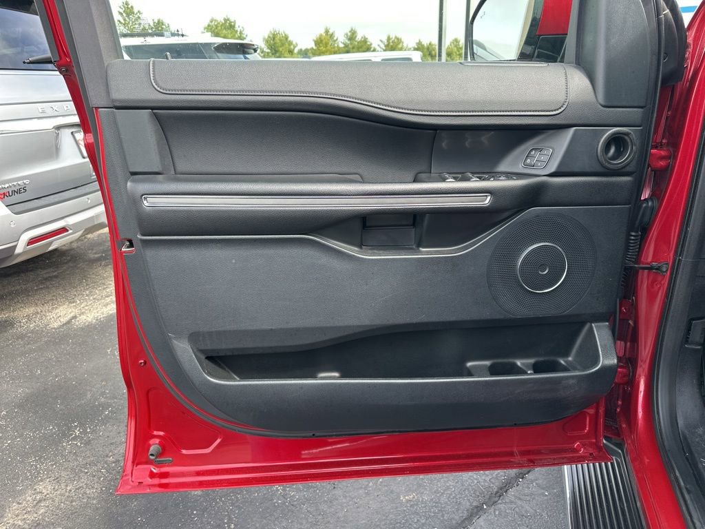 Used 2021 Ford Expedition Max XLT image 23