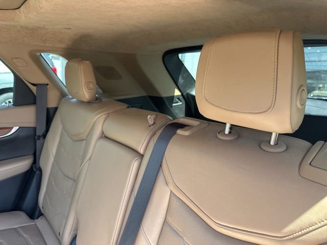 Used 2018 Cadillac XT5 Platinum w/ Driver Assist Package AWD/4WD image 12