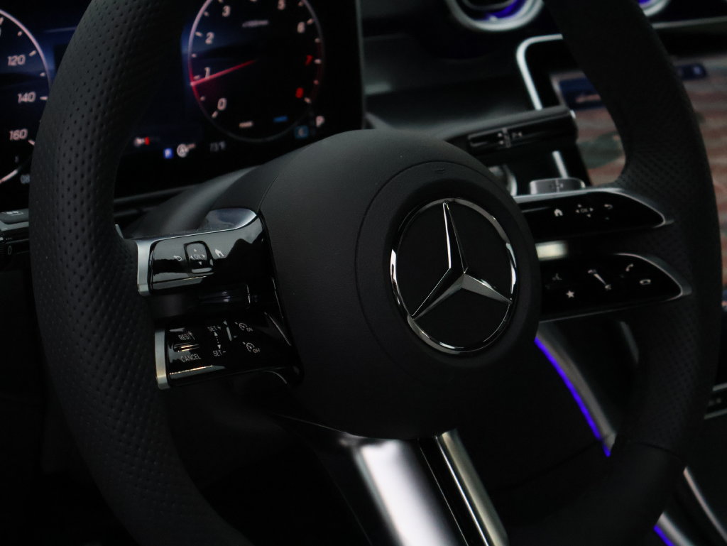 New 2026 Mercedes-Benz C 300 4MATIC Sedan image 18