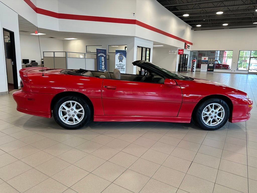 Used 2001 Chevrolet Camaro LT w/ Sport Appearance Pkg RWD image 6
