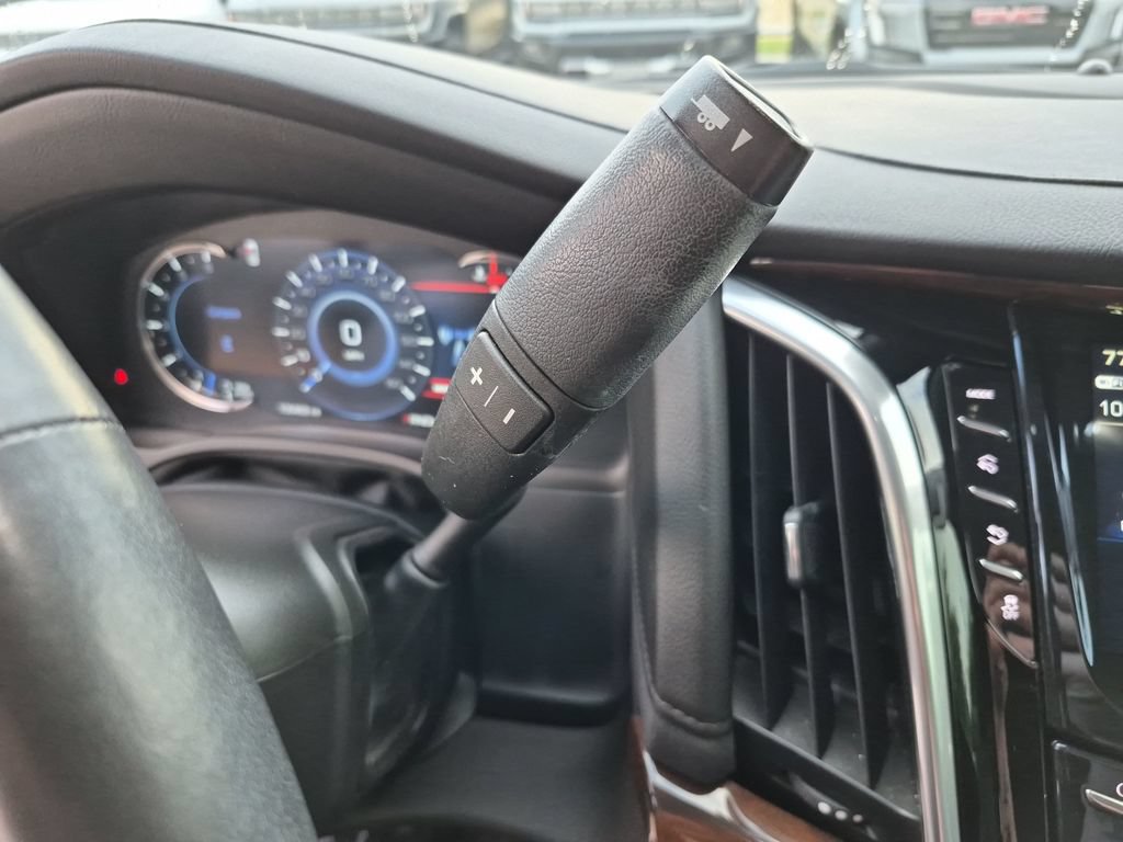 Used 2020 Cadillac Escalade Premium Luxury RWD image 31