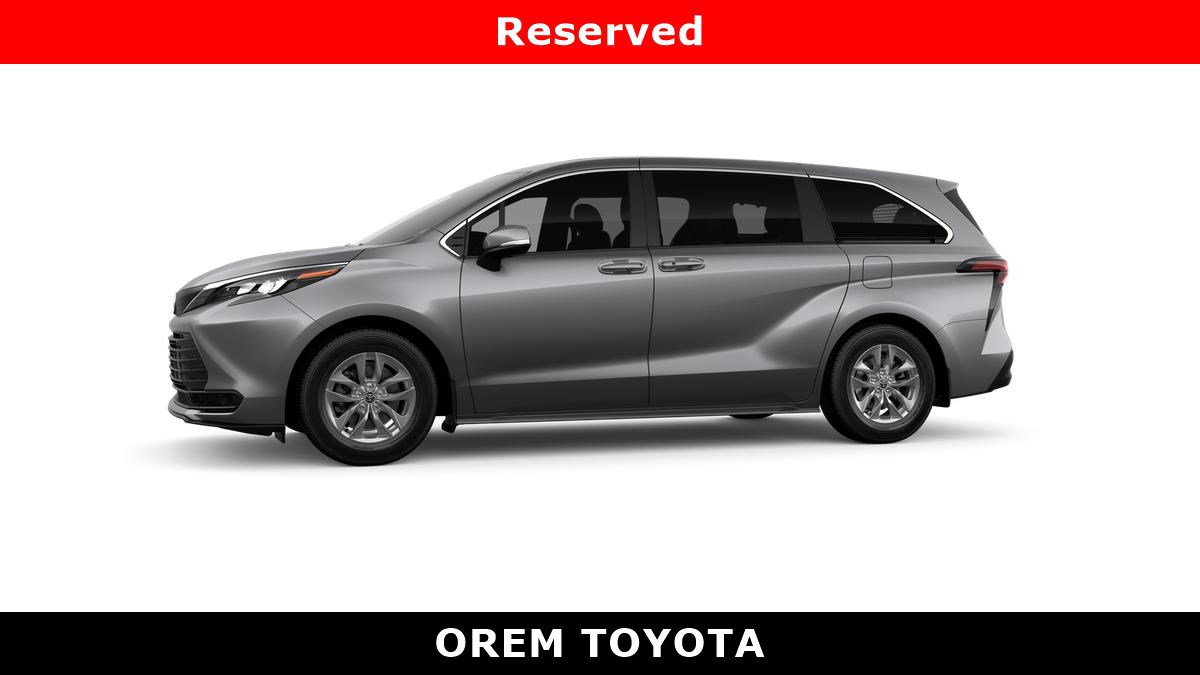 New 2026 Toyota Sienna LE image 3