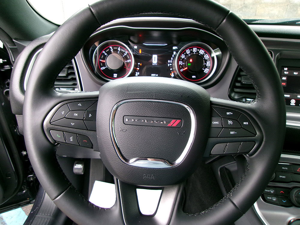 Used 2019 Dodge Challenger SXT image 18