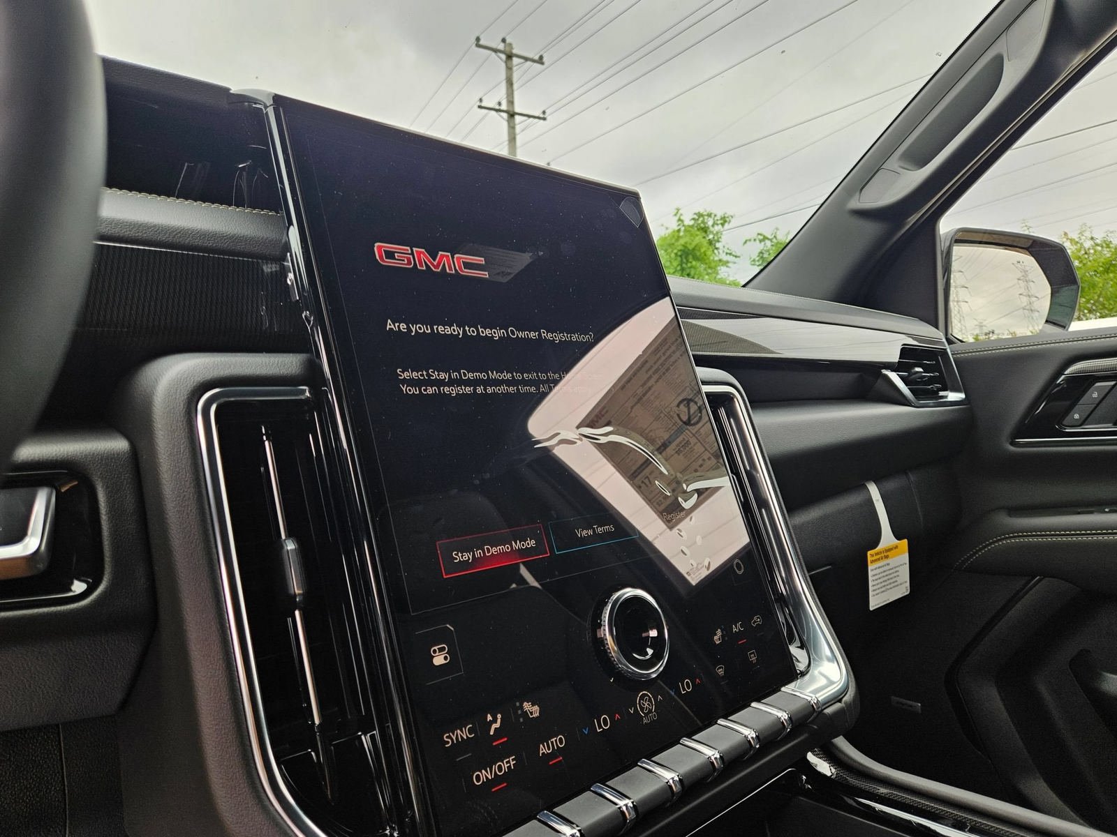 New 2026 GMC Yukon Elevation AWD/4WD image 15