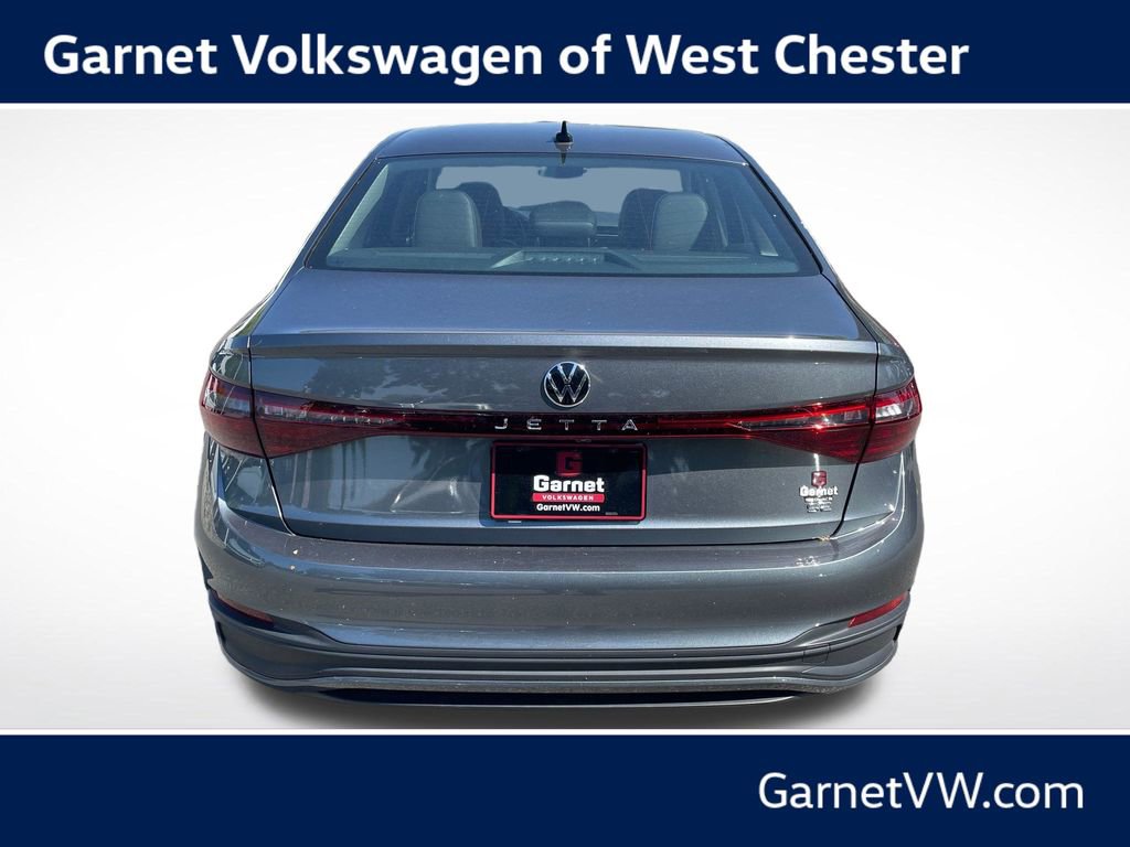 Certified 2025 Volkswagen Jetta SE w/ Black Wheel Package FWD image 4