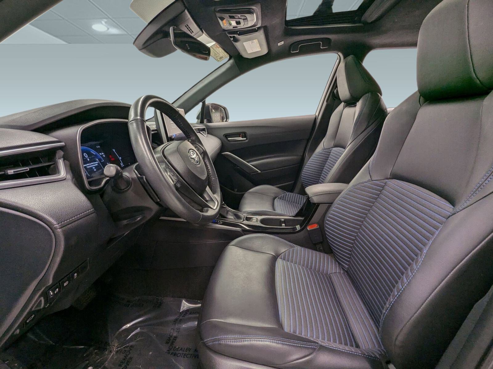 Used 2023 Toyota Corolla Cross XSE image 4