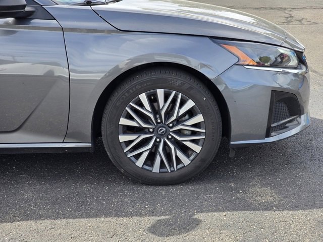 Used 2024 Nissan Altima 2.5 SV image 9