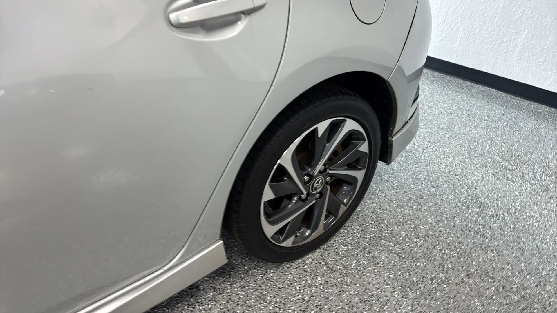 Used 2018 Toyota Corolla iM FWD image 32