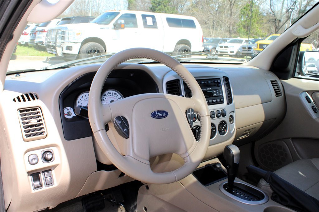 Used 2007 Ford Escape Limited image 16