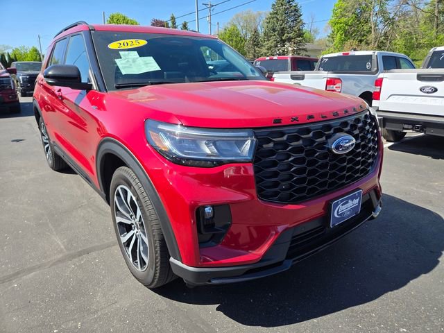 Used 2025 Ford Explorer ST-Line AWD/4WD image 1