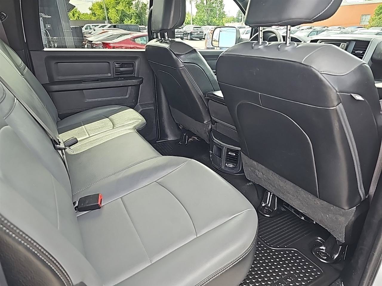 Used 2022 RAM 2500 Tradesman w/ Chrome Appearance Group RWD image 17