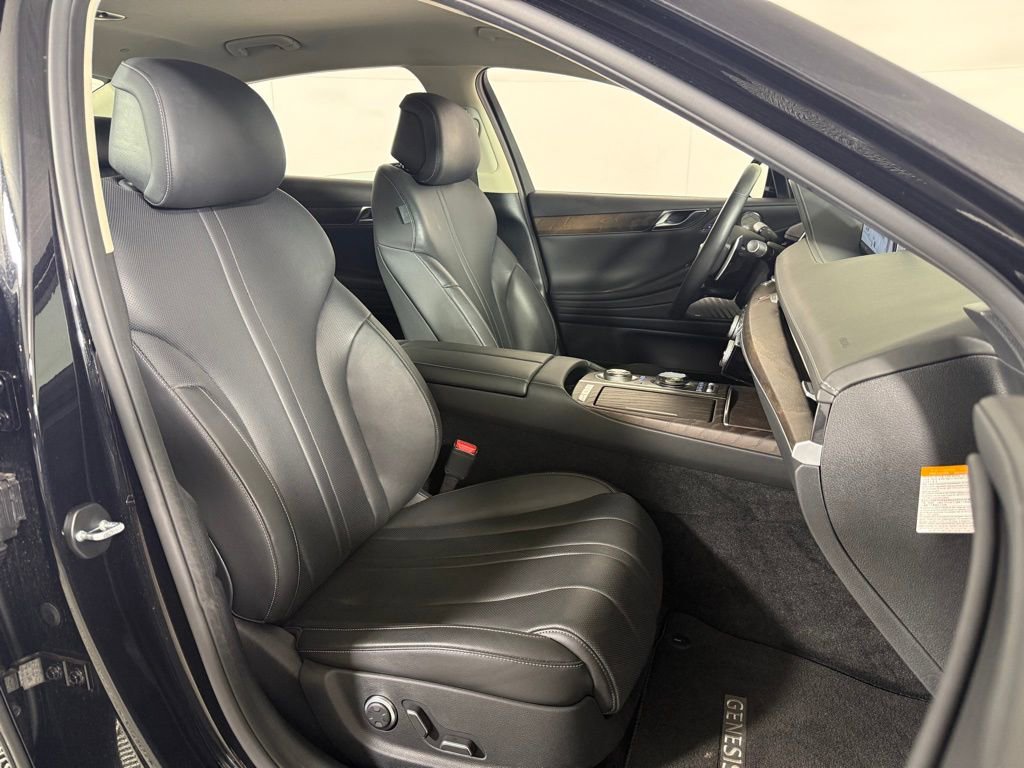 Used 2024 Genesis G80 image 25