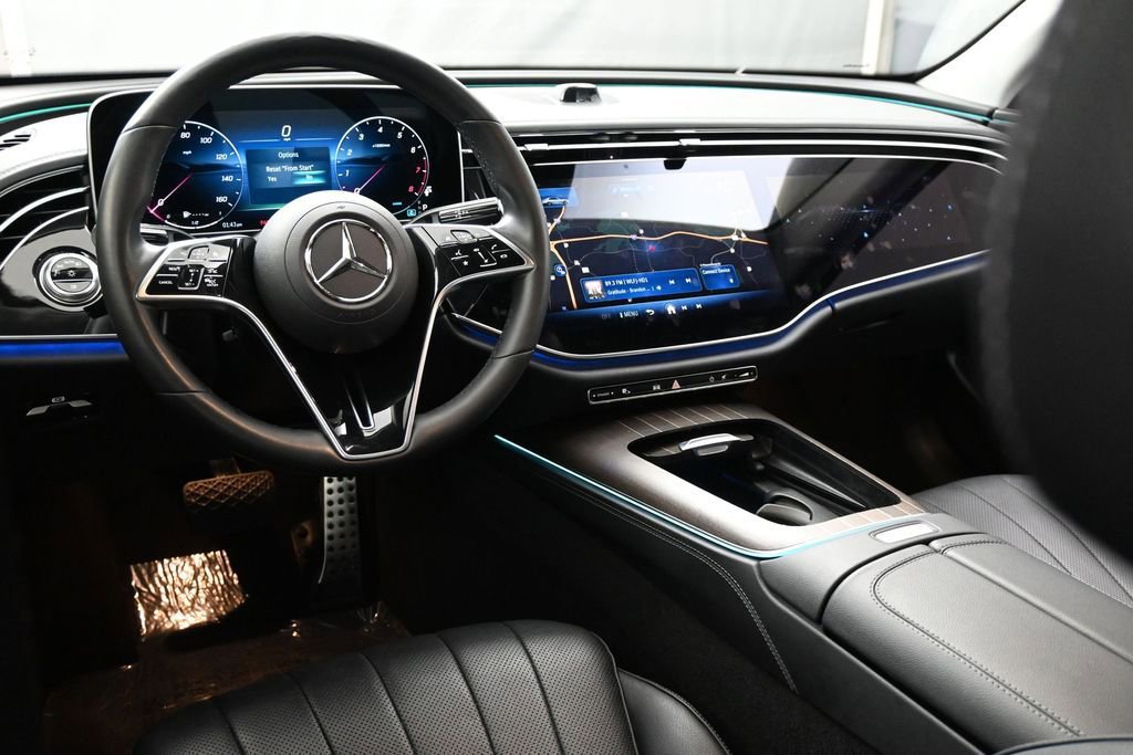 Used 2024 Mercedes-Benz E 350 4MATIC Sedan image 7