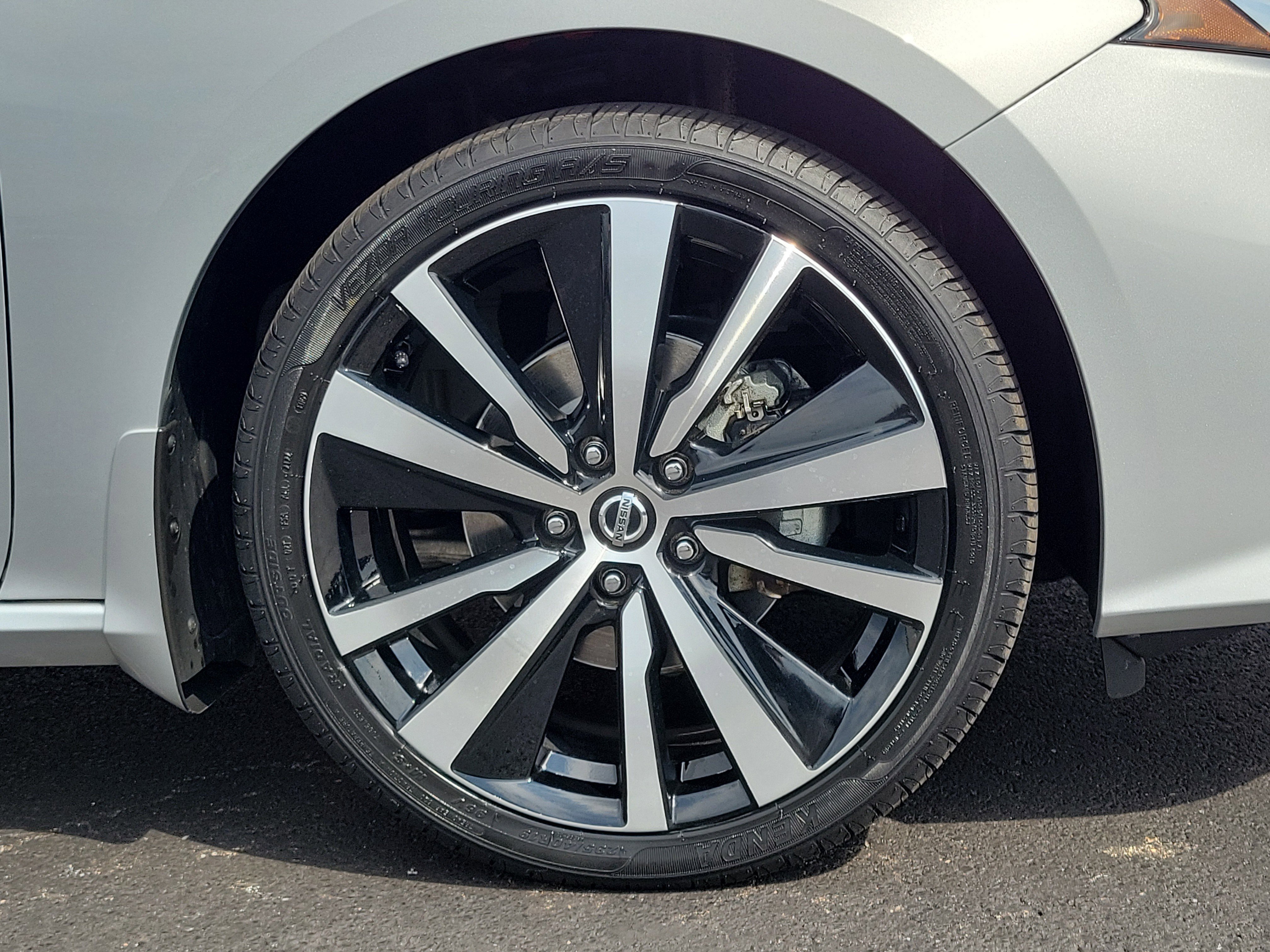 Certified 2021 Nissan Altima 2.5 SR w/ SR Premium Package image 5