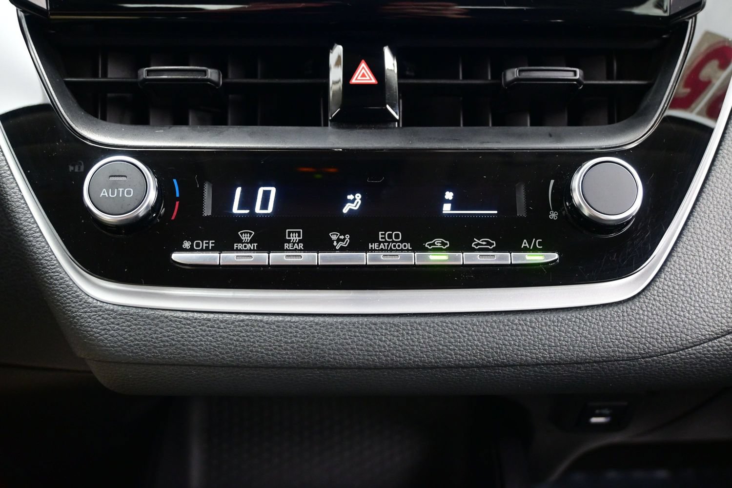 Used 2025 Toyota Corolla LE FWD image 19