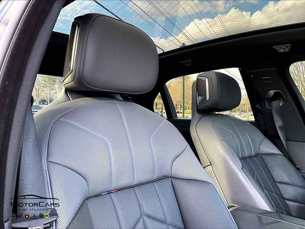 Used 2023 BMW 760i xDrive w/ Executive Package image 30