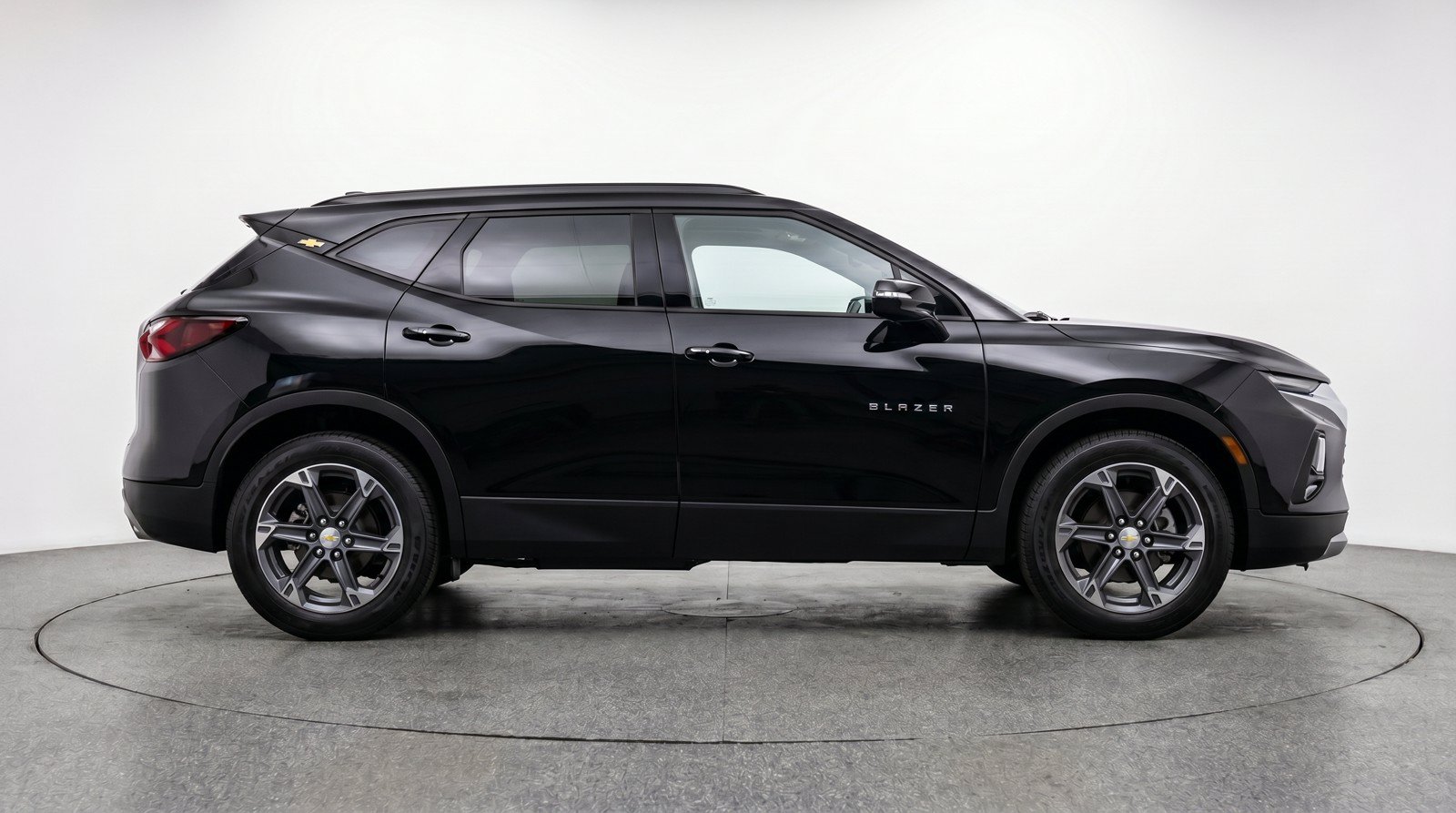 Used 2025 Chevrolet Blazer LT FWD image 11
