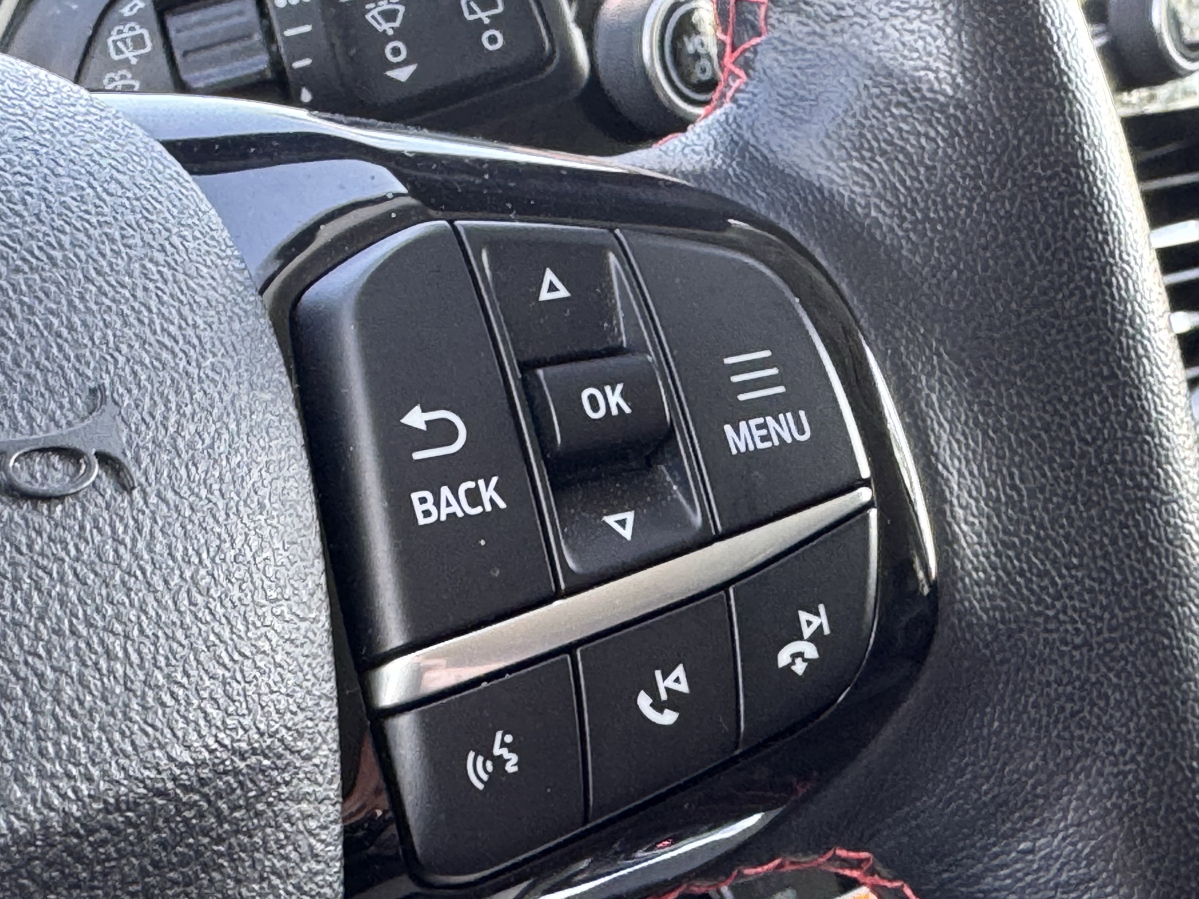 Used 2021 Ford Escape SEL w/ SEL Stealth AWD Package image 10