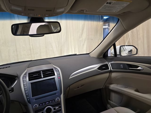 Used 2020 Lincoln MKZ AWD image 29