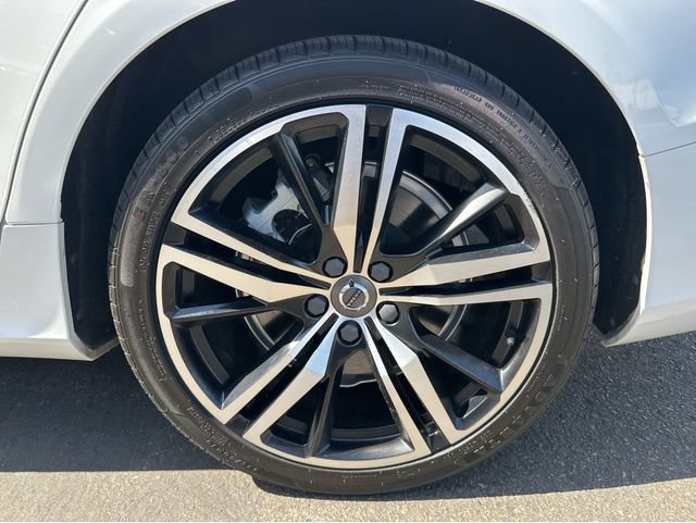 Used 2022 Volvo S60 T8 R-Design Expression w/ Premium Package AWD/4WD image 16