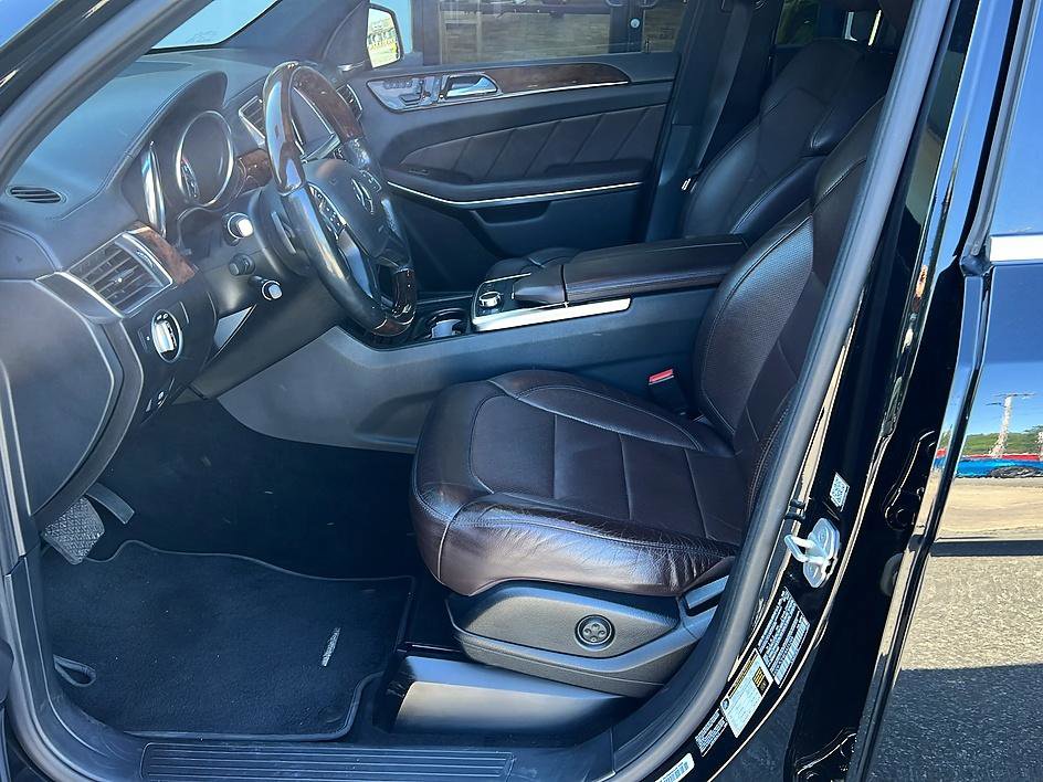 Used 2014 Mercedes-Benz GL 450 4MATIC w/ Appearance Package image 15