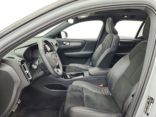 Certified 2022 Volvo XC40 P8 Recharge Plus image 30