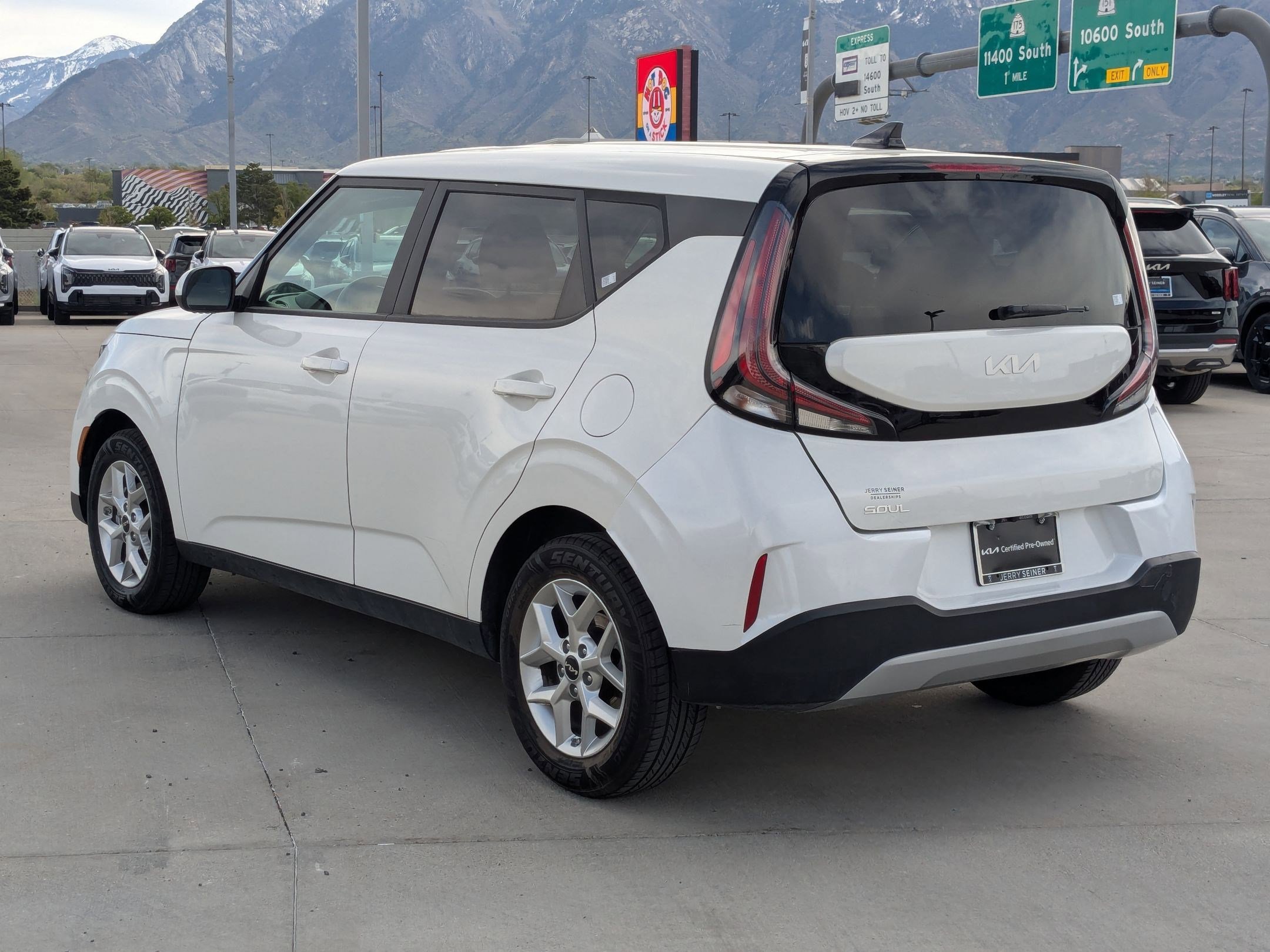 Certified 2024 Kia Soul LX w/ Option Group 015 FWD image 3