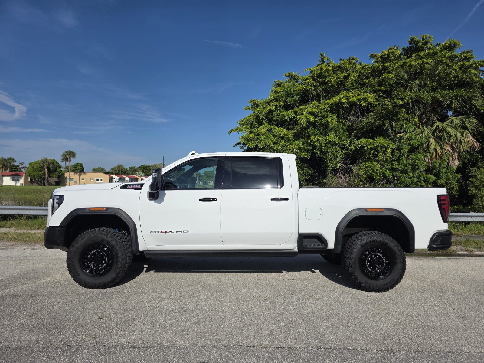 Used 2025 GMC Sierra 2500 AT4X w/ AT4X AEV Edition AWD/4WD image 7