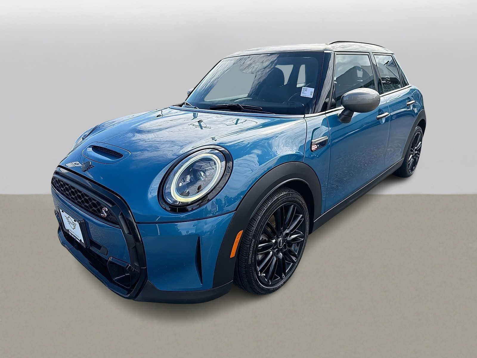 Used 2023 MINI Cooper S FWD image 1