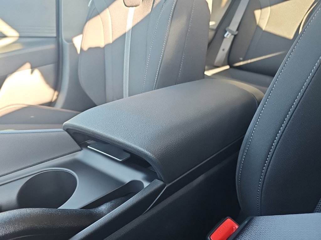 New 2026 Hyundai Elantra SE FWD image 23