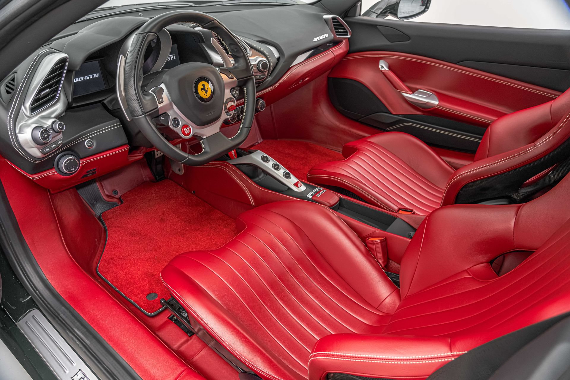 Certified 2018 Ferrari 488 GTB RWD image 33