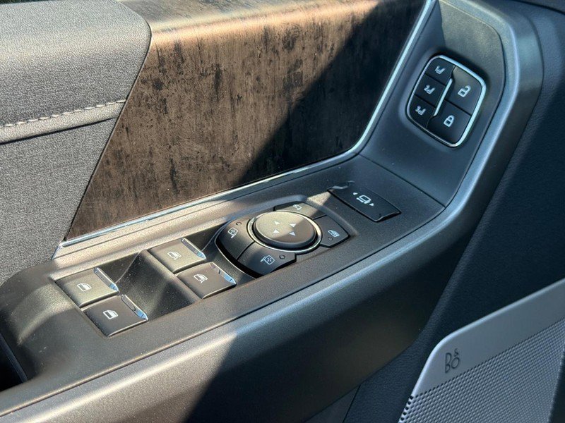 New 2025 Ford F250 Lariat w/ Lariat Ultimate Package image 21